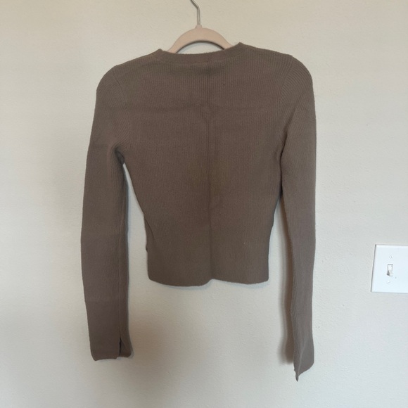 Abercrombie & Fitch Soft Taupe Sweater - Picture 4 of 4
